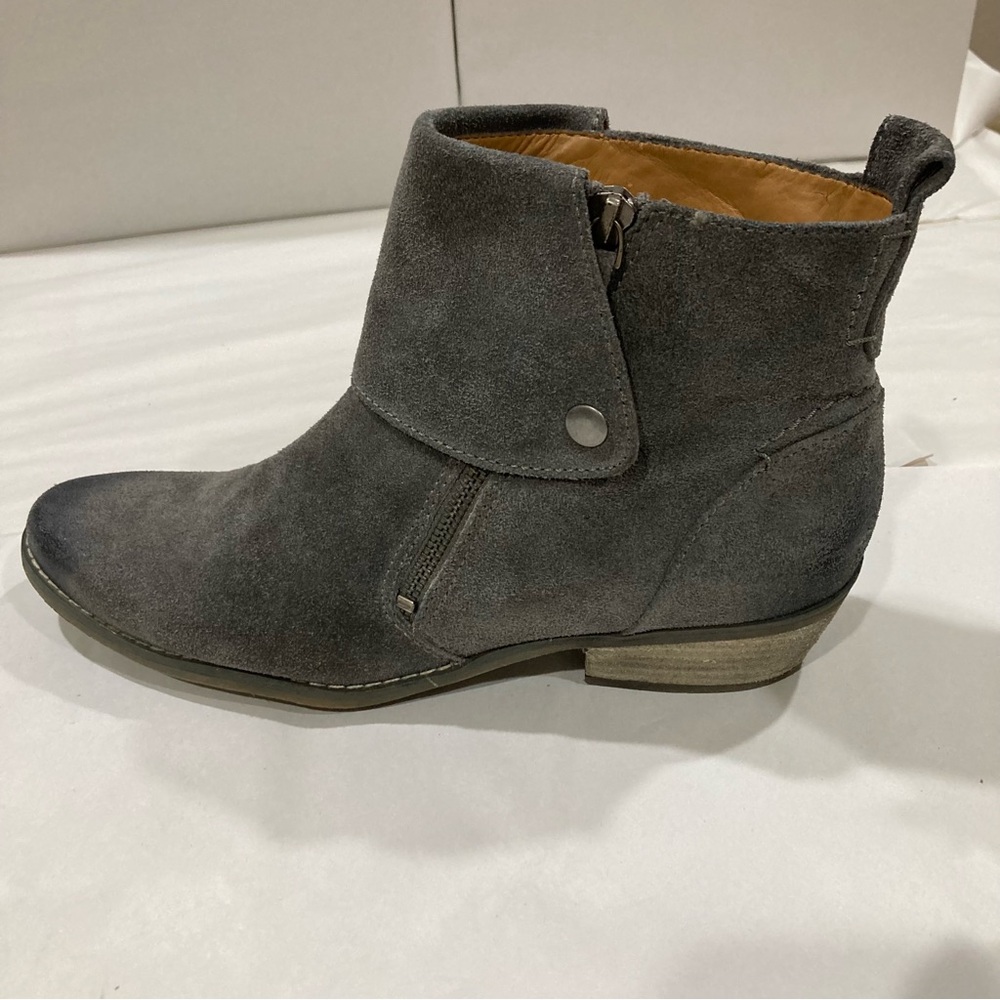 Nine West Vintage America Gray Suede Ankle Boots with Low Stacked Heel Size 10